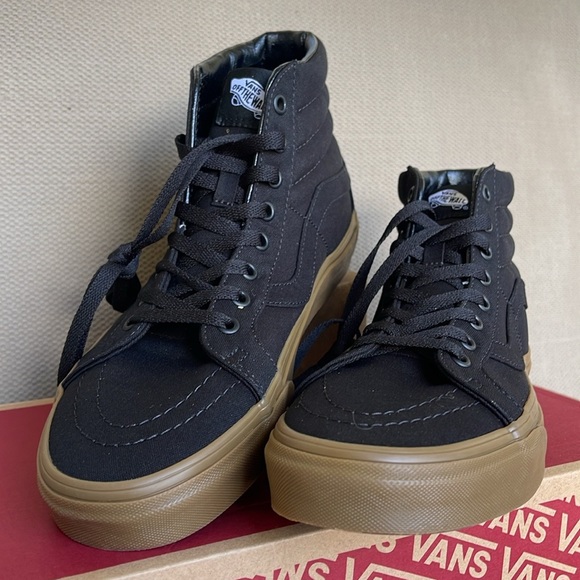 Vans WMNS Sk8-Hi Reissue (Canvas Gum) Black/Lghtgm
VN0A2XSBL0D
Sneakers - Picture 7 of 16